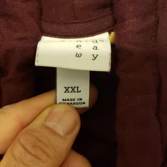 A new day burgandy top size XXL - Picture 3 of 7
